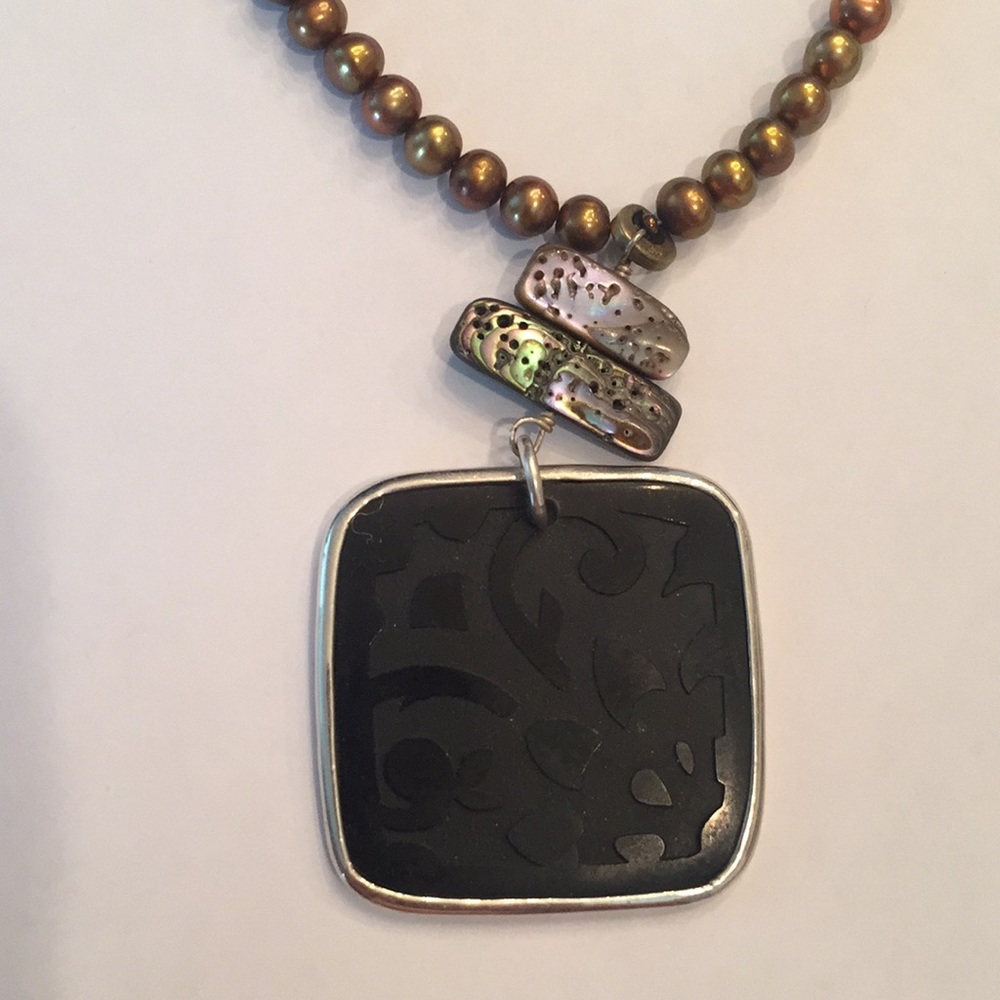 Silpada Black Shell Necklace - Picture 2 of 3